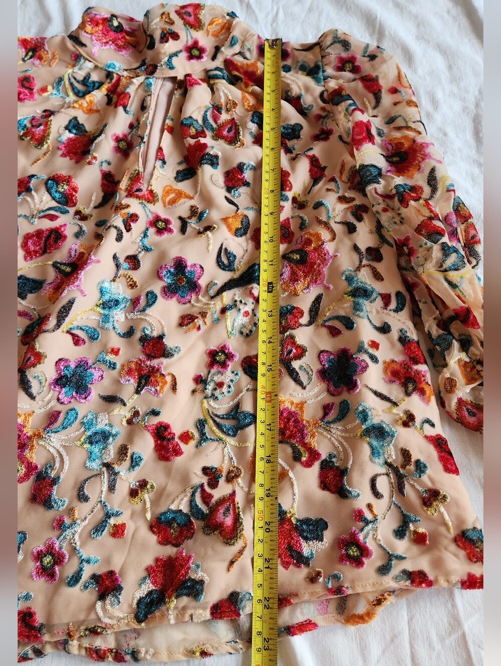 Pre-Loved French Connection Multicolor Floral Tie-Neck Blouse in Size S/M - Picture 7 of 15